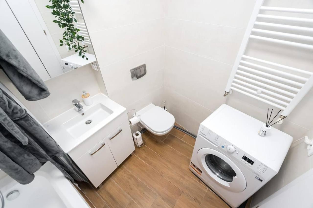Carol New Building With Balcony Apartment Bucharest Luaran gambar